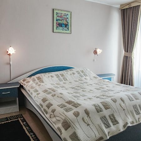 Sary Arka Hotel Pavlodar Buitenkant foto