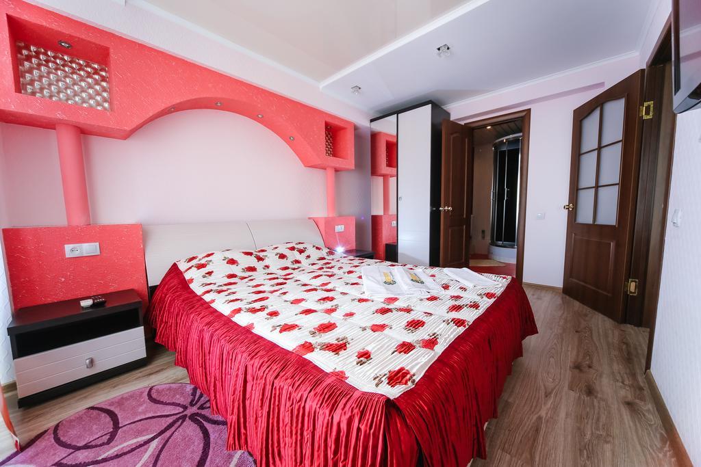 Sary Arka Hotel Pavlodar Buitenkant foto