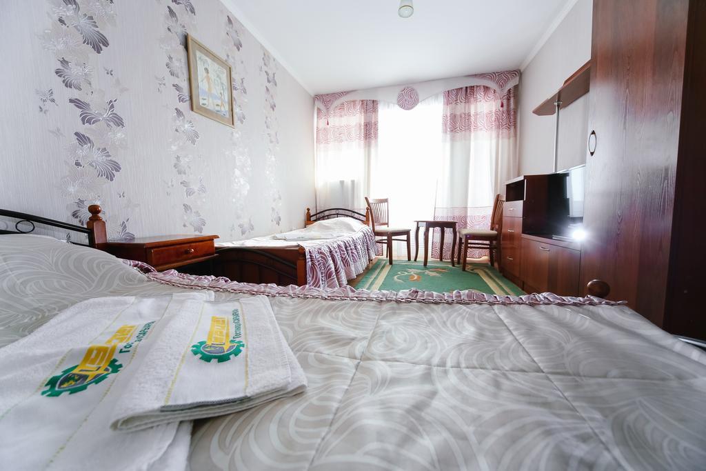 Sary Arka Hotel Pavlodar Buitenkant foto