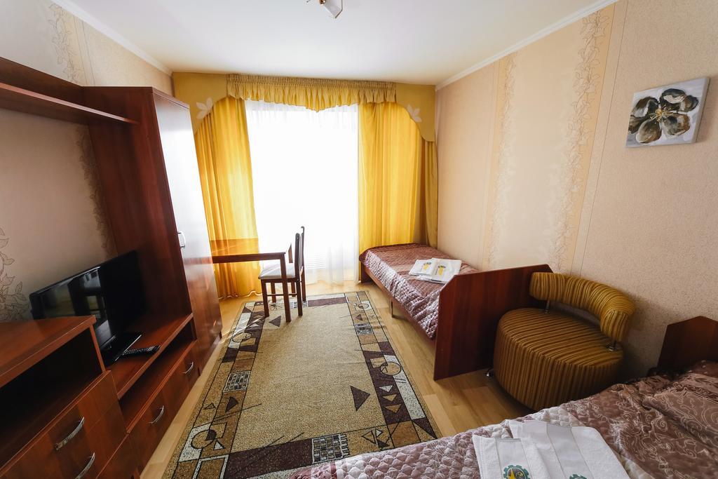 Sary Arka Hotel Pavlodar Buitenkant foto