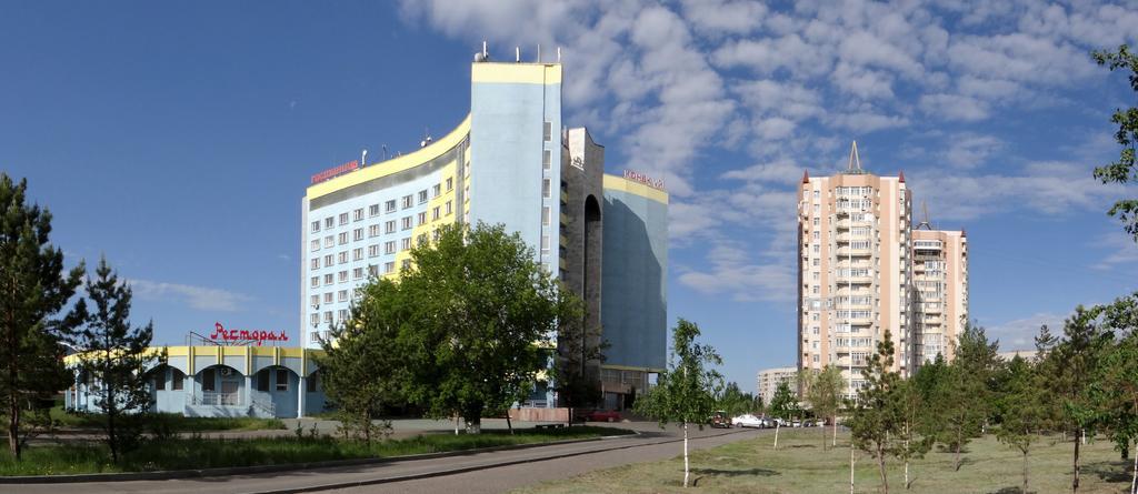 Sary Arka Hotel Pavlodar Buitenkant foto