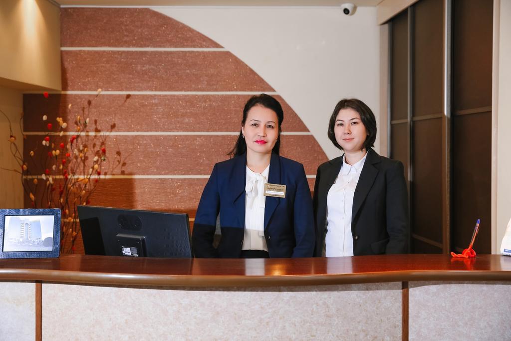 Sary Arka Hotel Pavlodar Buitenkant foto